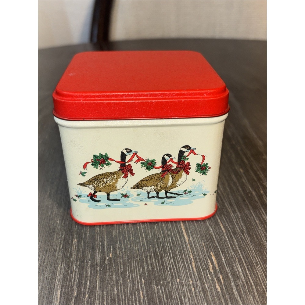 Vintage Potpourri Press Christmas Goose 4" Square Tin